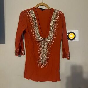 Beautiful shirt
Good condition